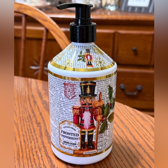 Vintage Press Frosted Peppermint Hand Soap Nutcracker Christmas New - Picture 5 of 5